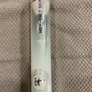 IT Cosmetics Heavenly Skin Brush no. 702